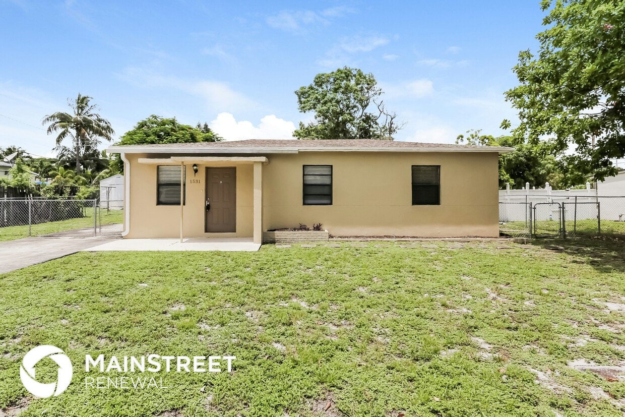 Foto principal - 1531 NW 12th Ct