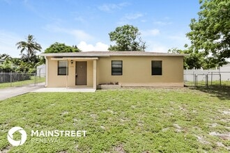 Building Photo - 1531 NW 12th Ct