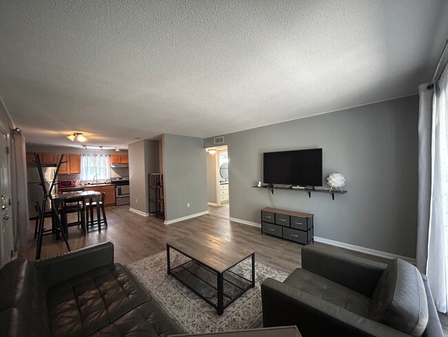 Building Photo - Adorable, Completely Furnished & Updated 2...