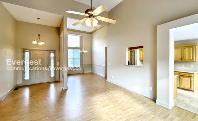 Foto del edificio - 6065 Gibbs Ln