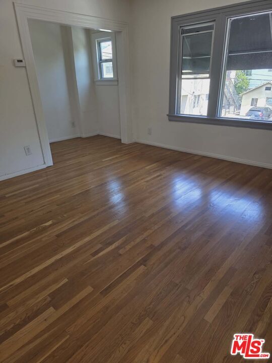 Foto del edificio - 1275 N Wilton Pl
