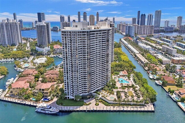 Foto del edificio - 1000 E Island Blvd