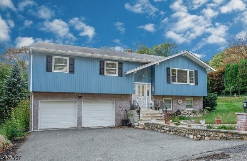 Primary Photo - 210 Ross Dr