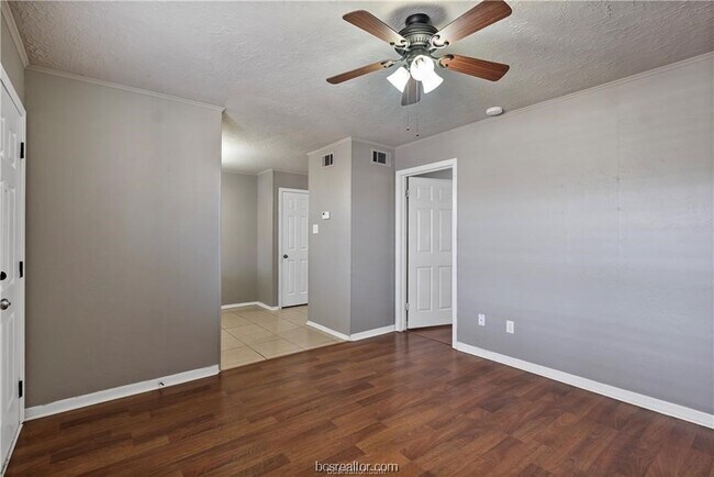 Building Photo - 3906 Aspen St
