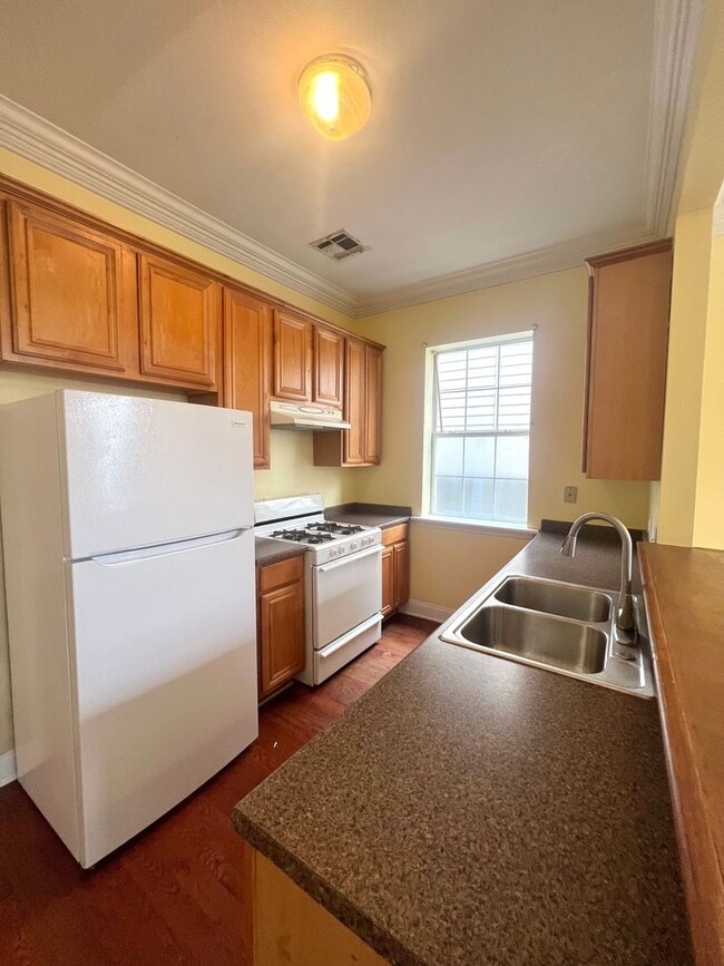 Foto del edificio - 150-150 Millaudon St