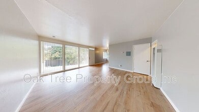 Building Photo - 838 Cedar St