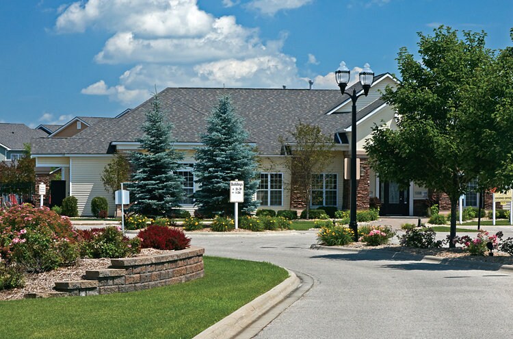 Grandeville At Cascade Lake Apartments Rochester Mn Primary Photo Grandeville At Cascade Lake
