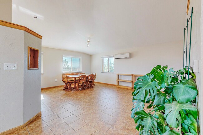 Building Photo - 11 Digby Ln