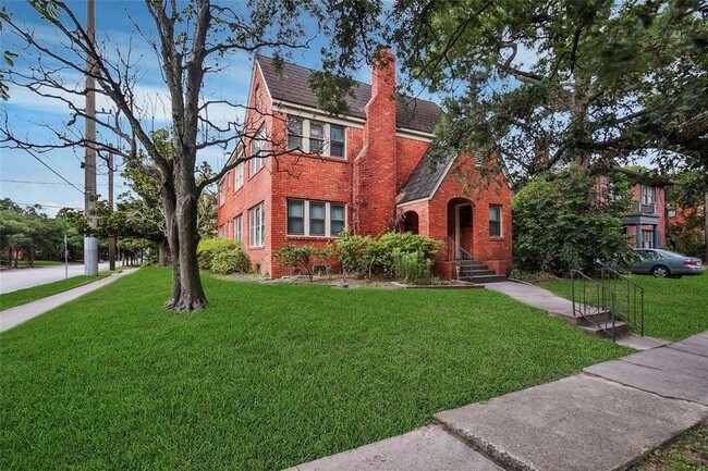 Building Photo - 1701 Hawthorne St