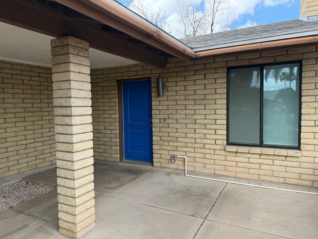 Building Photo - Beautiful 3bedroom/1.75 bathrooms, Corner Lot with RV Gate with Lush Backyard