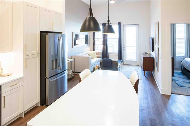 Building Photo - 108 N US Hwy 377