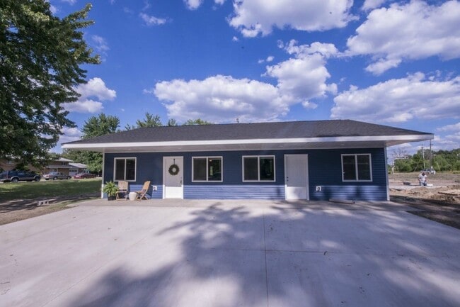 Foto del edificio - Updated 2 bedroom Duplex $1100/Month