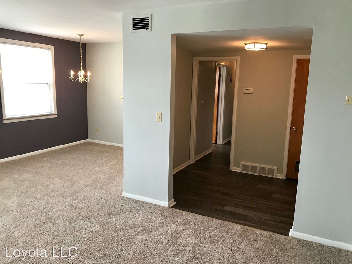 Foto principal - 20300-20350 N Park Blvd