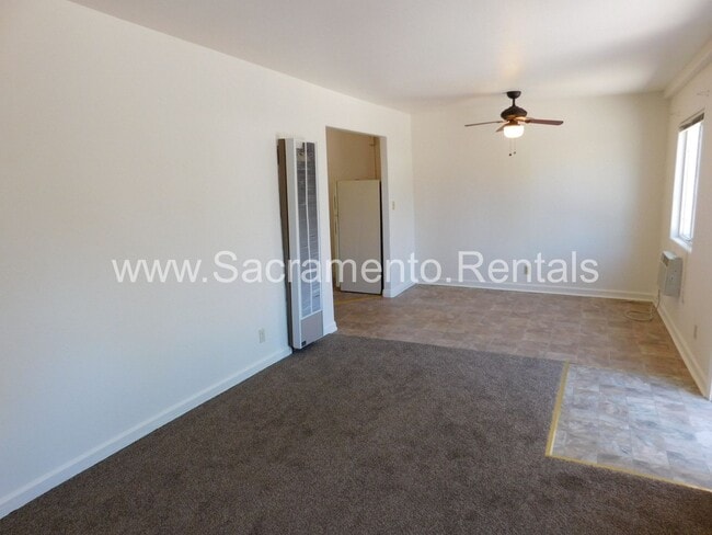 Building Photo - DelPaso2754