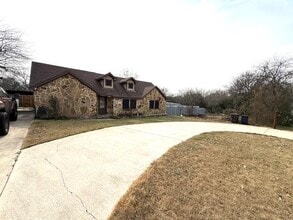 Building Photo - 9525 Santa Clara Dr