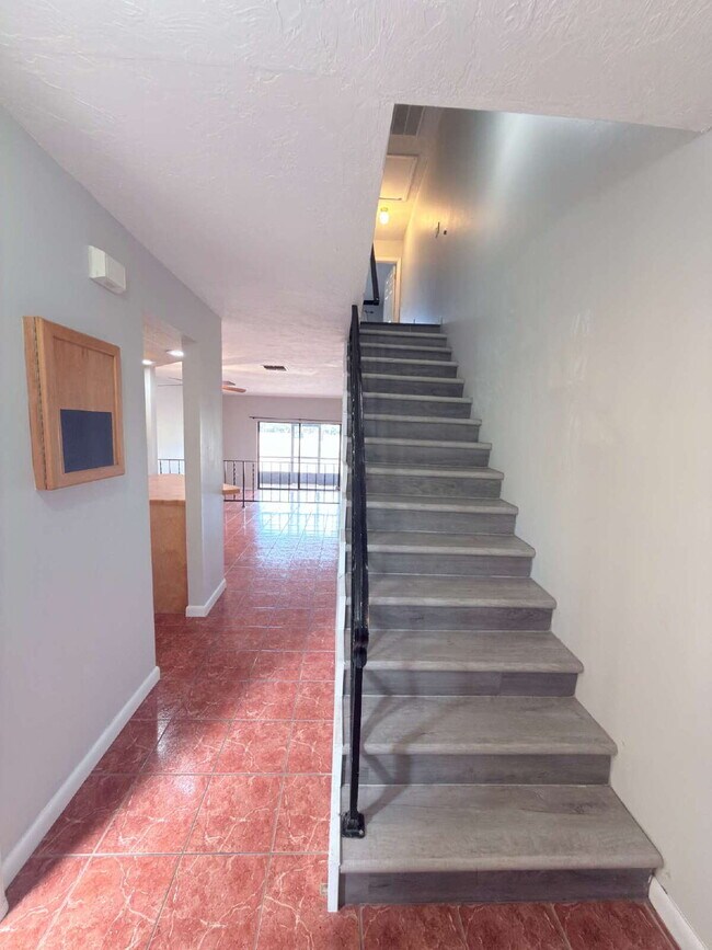 Foto del edificio - Moving Ready! 2 bedroom and 2 1/2 Bathroom