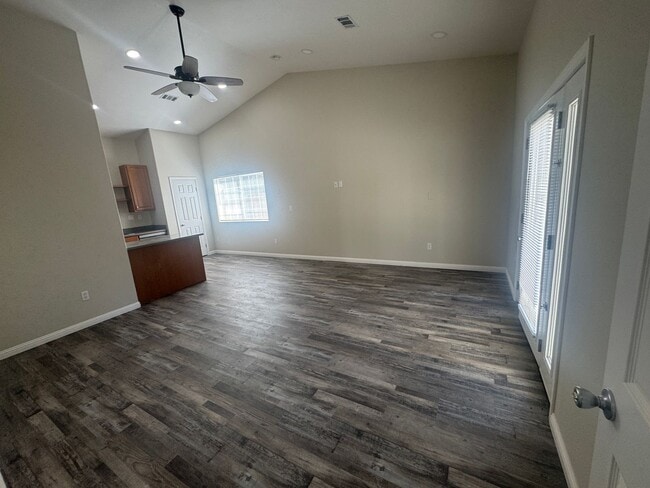 Building Photo - 1565 Shiloh Pl