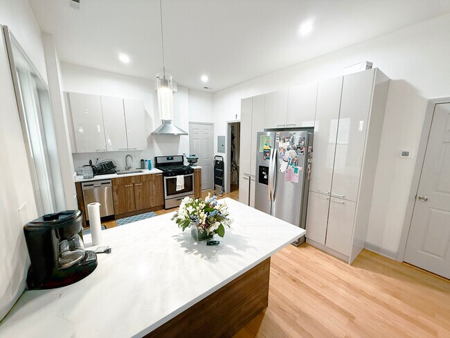 Newly Renovated Kitchen - 1508 N Artesian Ave
