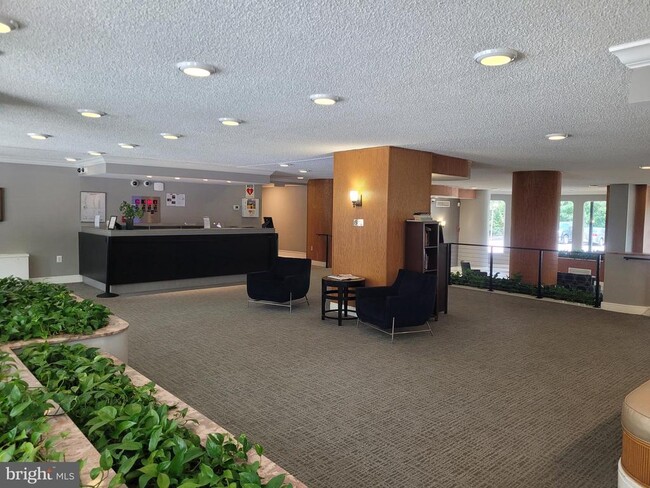 Building Photo - 2500 N Van Dorn St