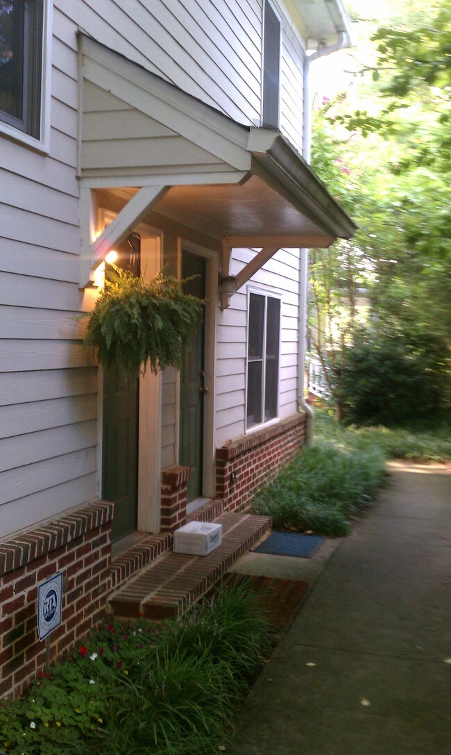 Building Photo - 990 Greenwood Ave