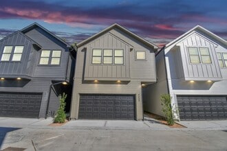 Building Photo - 9012 Laverne Laurel Ln