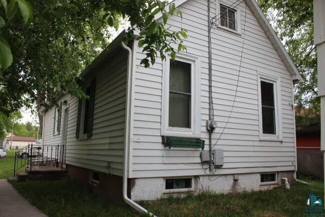 Building Photo - 110 S 65th Ave W