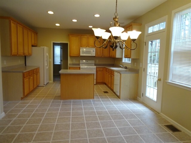 Building Photo - 105 Adair Circle