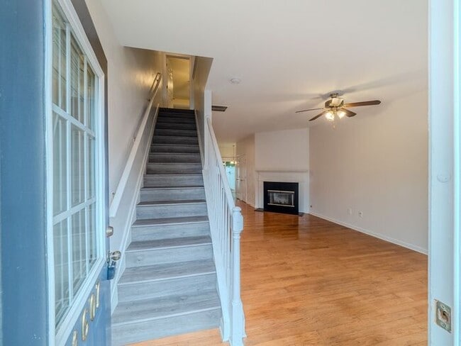 Foto del edificio - 1607 Cove Creek Cir