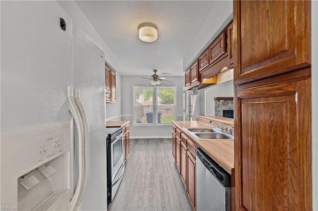 Foto del edificio - 4712 Ashbury Ln