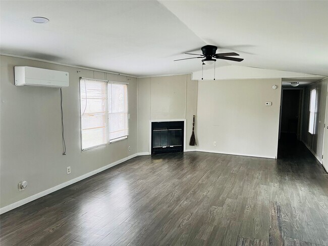 Foto del edificio - 25083 Billy Lee Dr