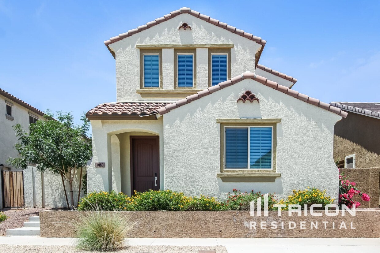 Foto principal - 1080 S 151st Ln