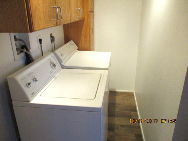 Building Photo - 400 Bonanza Way
