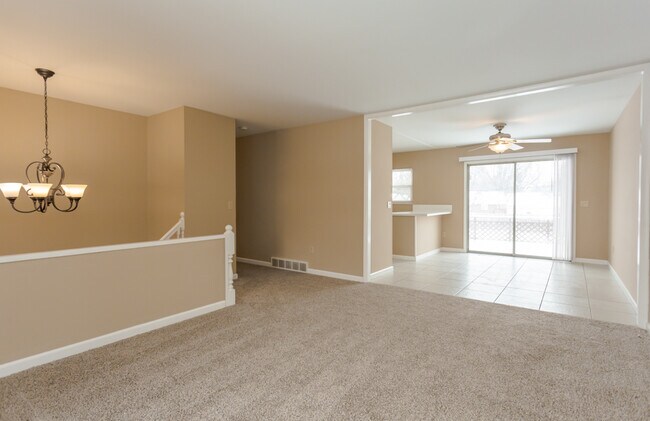 Foto del edificio - Large 3 Bed 1.5 Bath Maumee Home!