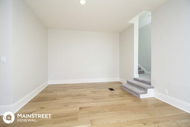 Building Photo - 1508 Villa Pl