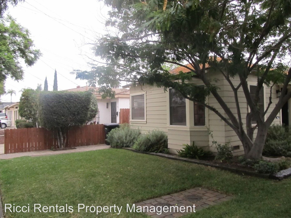 Primary Photo - 453 1/2-453 1/2 N Olive St
