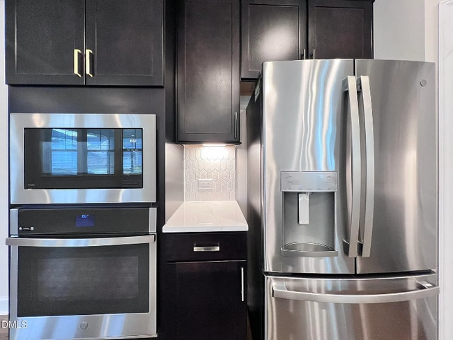 Building Photo - 413 Canyon Spring Trl