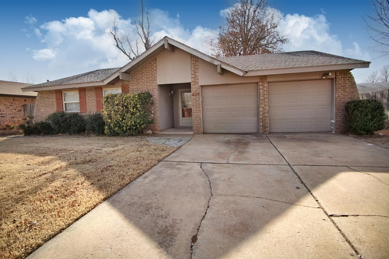 Photo - 620 Winding Ln (Edmond, OK)