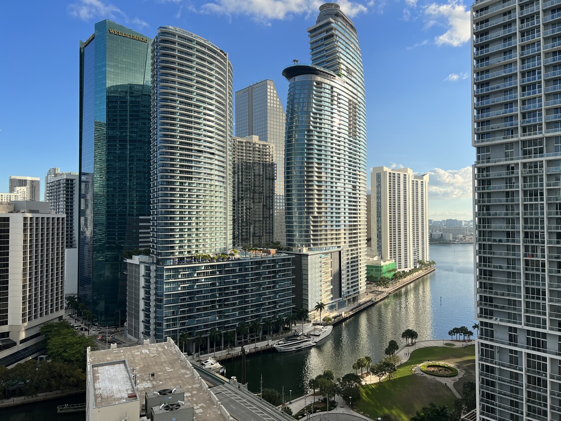 Foto principal - 500 Brickell Ave