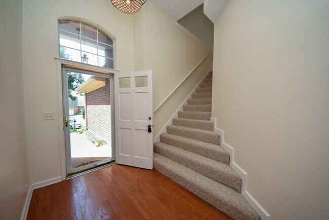 Foto del edificio - Gorgeous 3 bed, 2 bath with BONUS in Cordova.