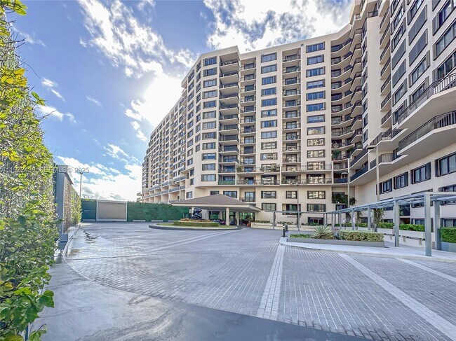 Foto del edificio - 540 Brickell Key Dr