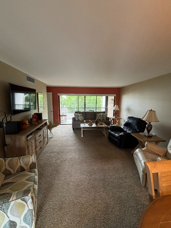 Photo - 1600 NE Dixie Hwy Apartment