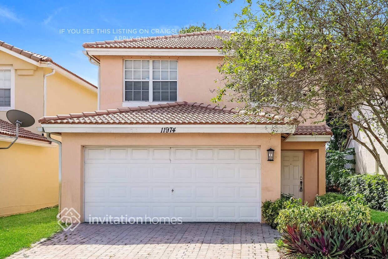 Foto principal - 11974 Donlin Dr