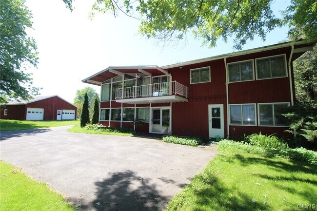 Foto del edificio - 6363 Muskrat Bay Rd