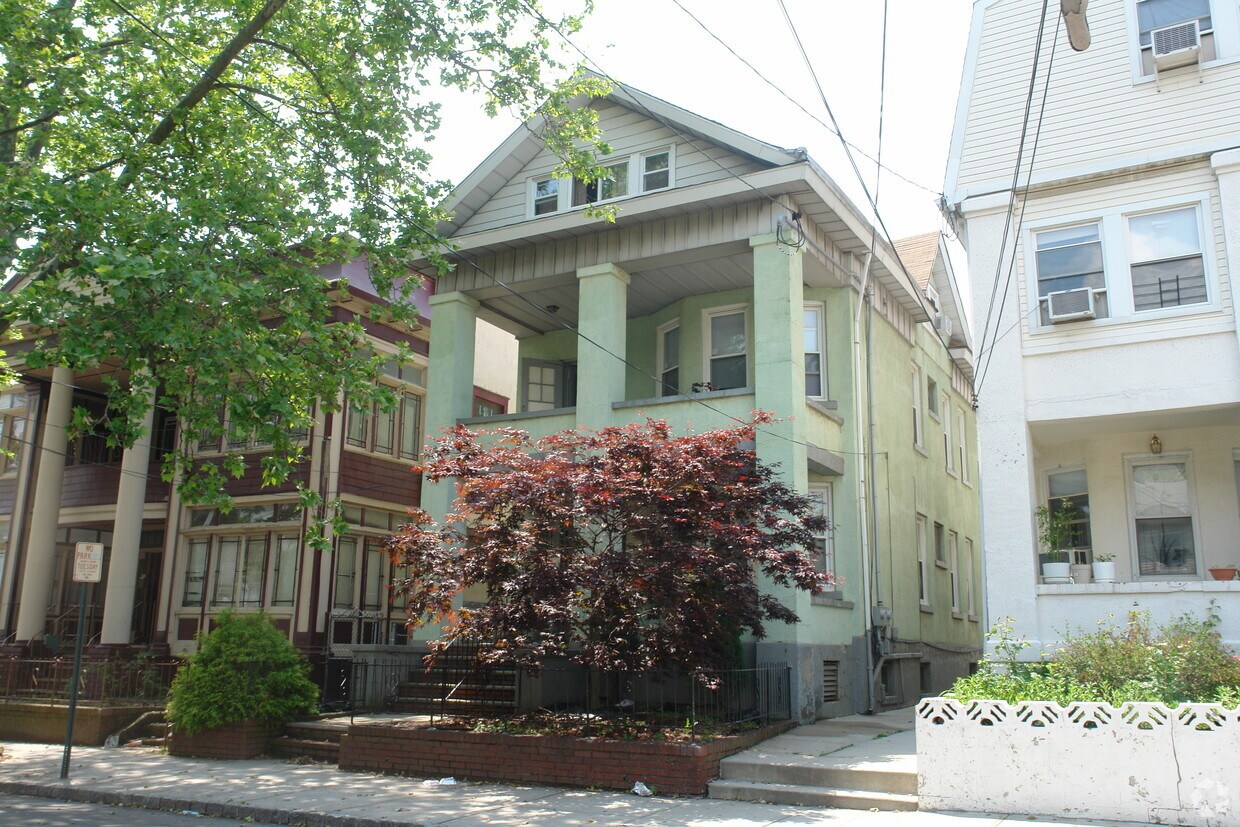 Building Photo - 101 Brighton Ave