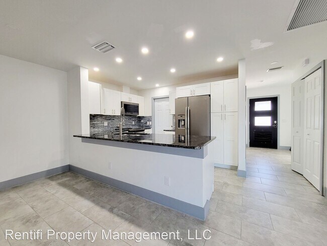 Building Photo - 2 br, 2 bath House - 3927 Country Club Blv...