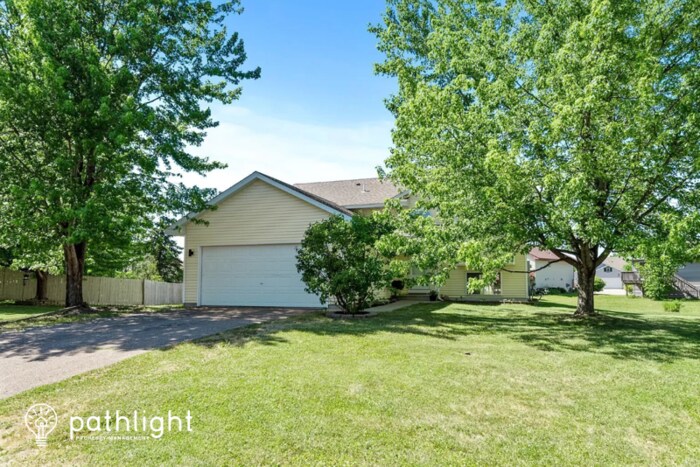 Foto principal - 111 Charity Cir, Montrose, MN, 55363