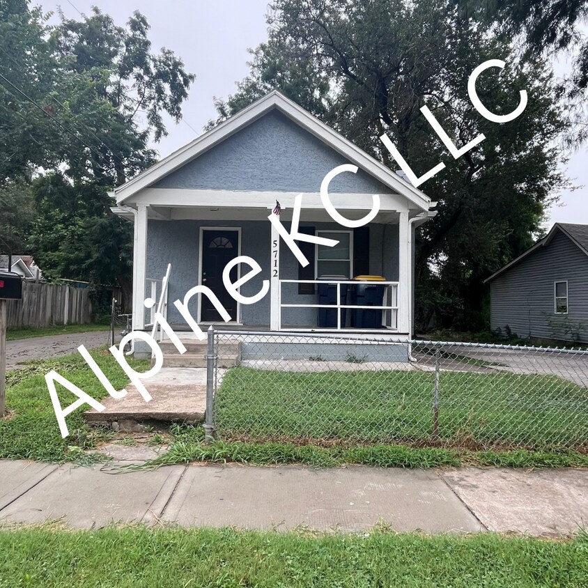 Primary Photo - 5712 Anderson Ave