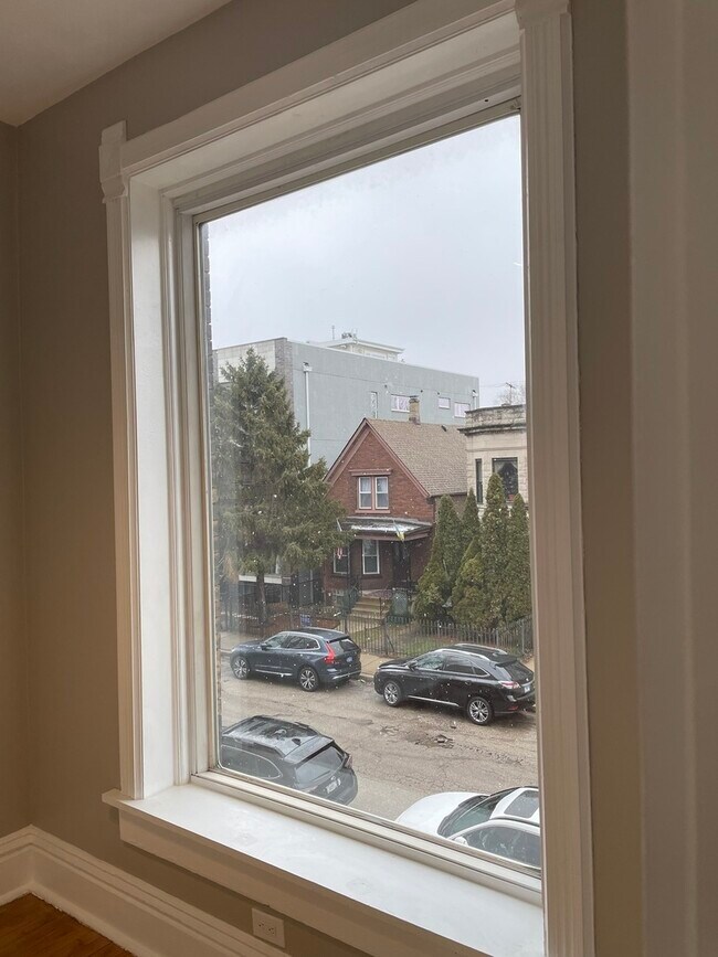 Building Photo - 818 N Rockwell St