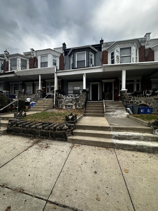 Building Photo - 5617 Lansdowne Ave