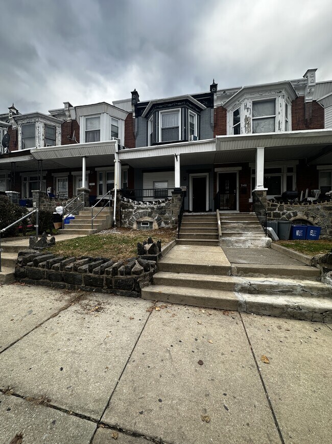 Foto del edificio - 5617 Lansdowne Ave